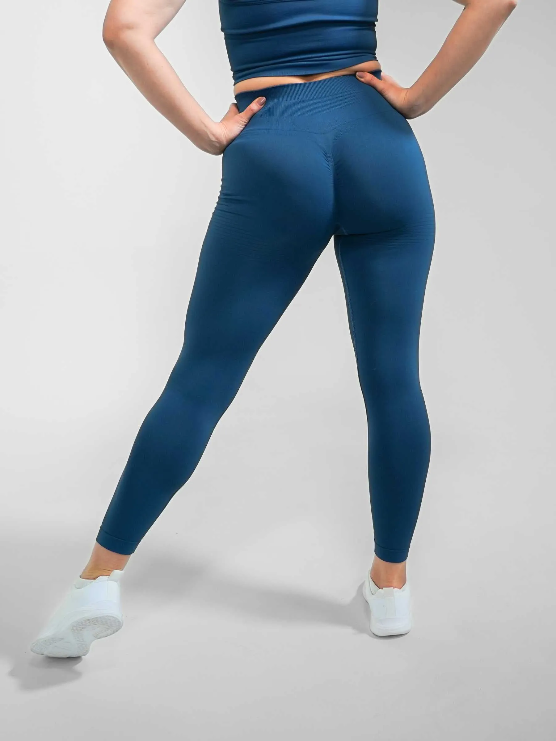 BEMITY GAIA SEAMLESS  TIGHTS - Mörk Blå / L