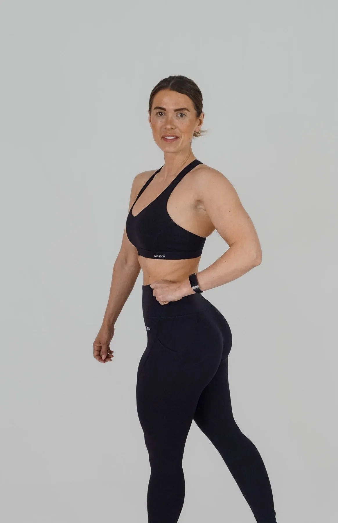 ONE STRAP SPORTS BRA - Svart / L