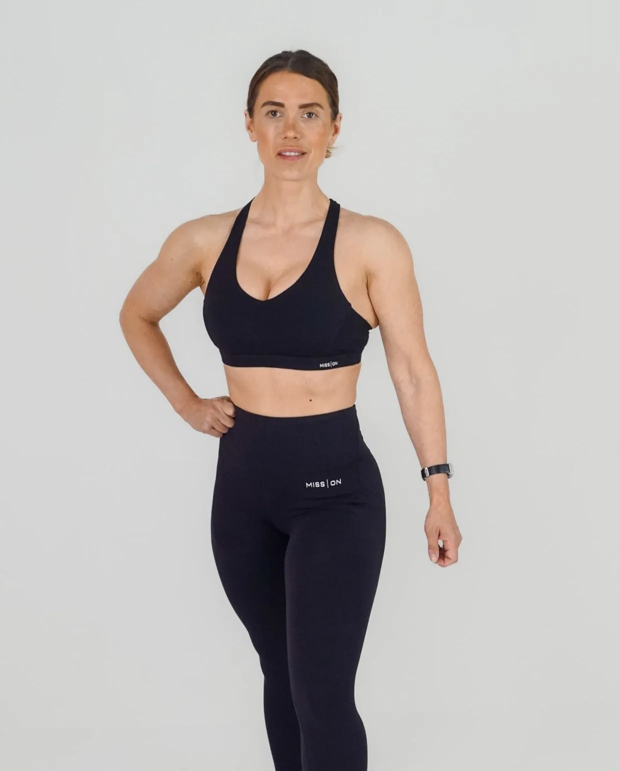 ONE STRAP SPORTS BRA - Svart / M