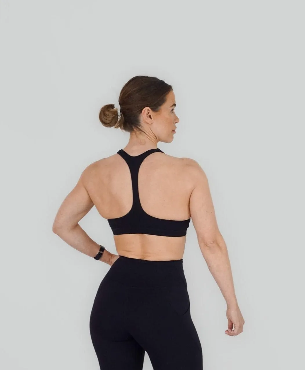 ONE STRAP SPORTS BRA - Svart / S